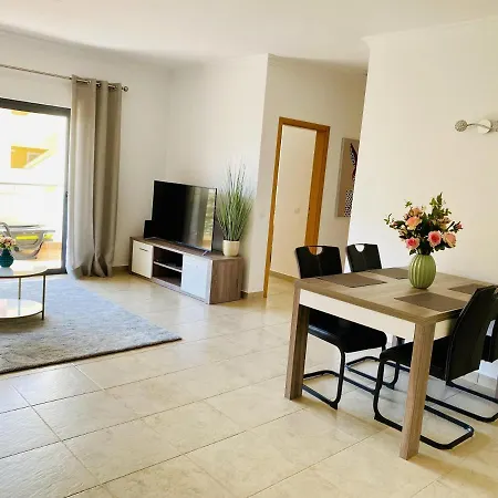 Apartment George's Quinta Palmeiras, A 2 Bedroom In Luxury Complex, Walking Distance To Town