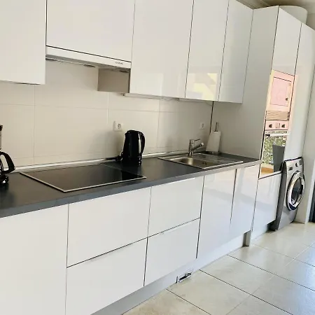 Apartment George's Quinta Palmeiras, A 2 Bedroom In Luxury Complex, Walking Distance To Town Lagos