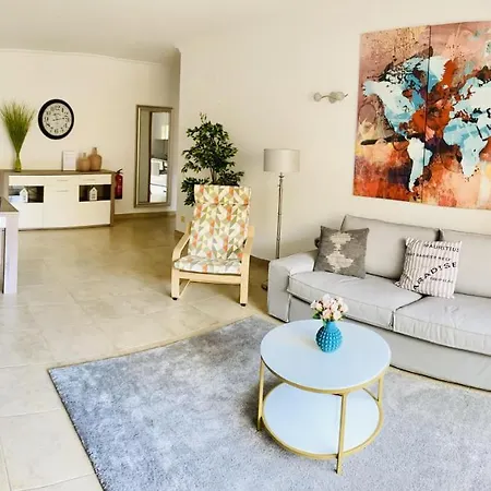 George's Quinta Palmeiras, A 2 Bedroom In Luxury Complex, Walking Distance To Town Apartment
