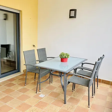 George's Quinta Palmeiras, A 2 Bedroom In Luxury Complex, Walking Distance To Town Apartment