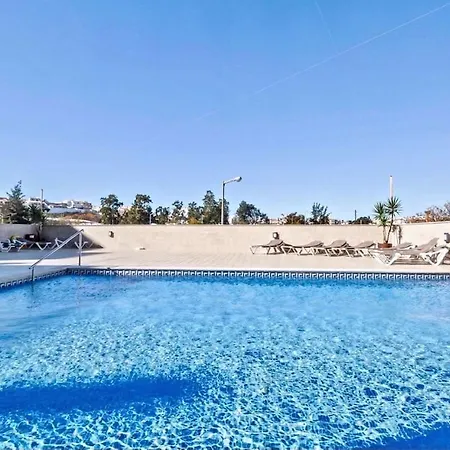 아파트 George's Quinta Palmeiras, A 2 Bedroom In Luxury Complex, Walking Distance To Town 라고스
