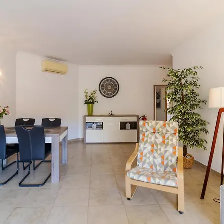 Διαμέρισμα George's Quinta Palmeiras, A 2 Bedroom In Luxury Complex, Walking Distance To Town Λάγος